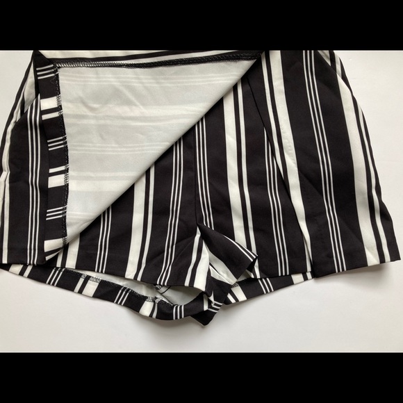 NWT women’s skirt size small - Picture 5 of 6